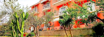 Oskars Studios & Apartments