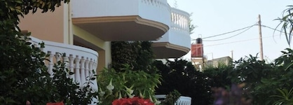 Golden Rose Suites