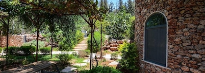 Tur Sinai Organic Farm Resort