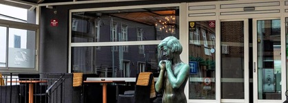 Enter Amalie Hotel