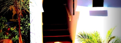 Dar Omar Khayam