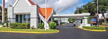 Howard Johnson By Wyndham Vero Beach   Downtown