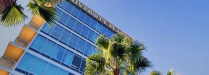 University Plaza Waterfront Hotel