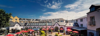 Castlecourt Hotel