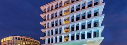 Sound Garden Hotel Airport