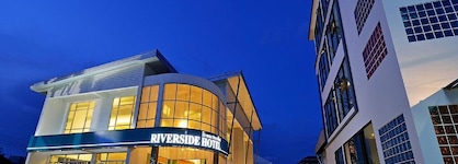 Riverside Hotel