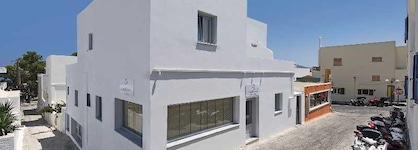Central Fira Suites