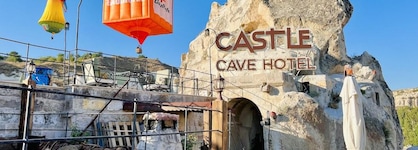 Castle Cave Hotel