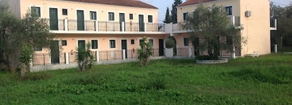 Yianetta Hotel Apartments