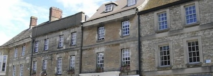 Marlborough Arms Hotel