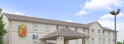 Super 8 By Wyndham Pontoon Beach Il St. Louis Mo Area