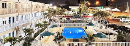 Lantern Inn & Suites