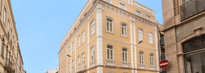Universal Boutique Hotel