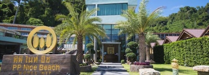 Phi Phi Nice Beach Hotel Hip