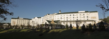 Dollywood's Dreammore Resort