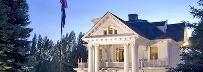 The Gibson Mansion Bed And Breakfast