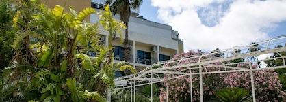 Beach Garden Hotel
