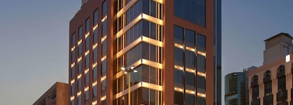 Hyatt Place Dubai Baniyas Square