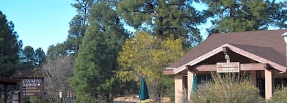 Yavapai Lodge