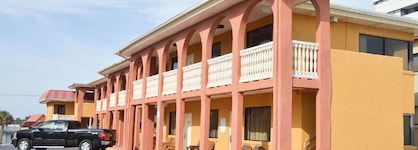 La Bella Oceanfront Inn