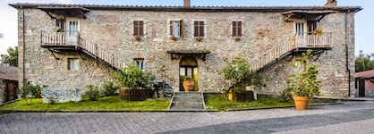 Pian Dei Mucini Resort Il Borgo