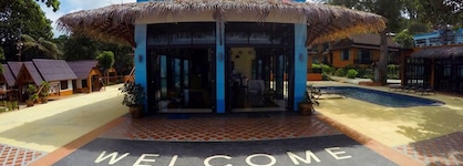 Phi Phi Long Beach Resort & Villa
