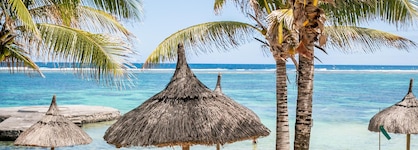 Le Peninsula Bay Beach Resort