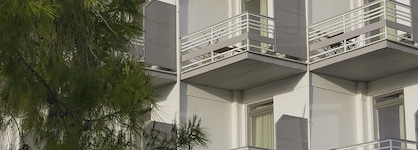 The Grove Seaside Hotel