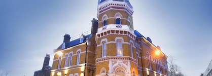 Lansbury Heritage Hotel