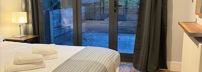 Westciti Chatsworth Road Apartments