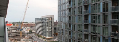 Toronto Queen Suites