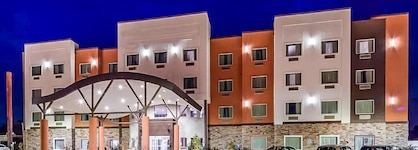 Del-Mar Airport Inn & Suites