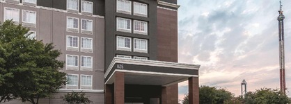La Quinta Inn & Suites By Wyndham Arlington North 6 Flags Dr