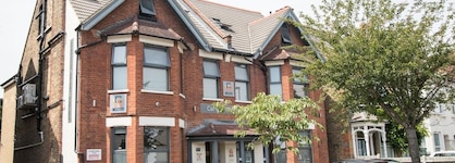 Westciti Caroco Aparthotel