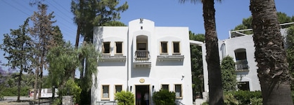 Bodrum Sea Side Beach Club Hotel