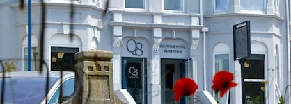 Q8 Boutique Hotel