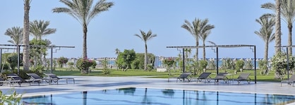 Jaz Elite Crystal, Almaza Bay