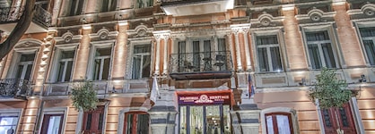 Heritage Hotel And Suites