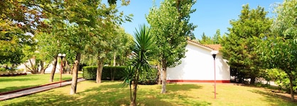 Alykes Park Bungalows & Apt