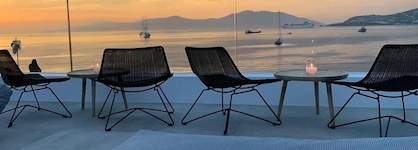 Apiro Mykonos