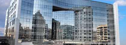 Grand Cosmopolitan Hotel