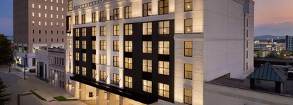 106 Jefferson Huntsville, Curio Collection By Hilton