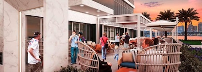 Th8 Palm Dubai Beach Resort, Vignette Collection By Ihg