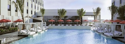 Maani Muscat Hotel & Suites