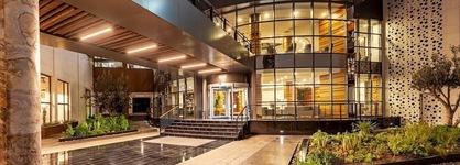 Novel Centre Point Hotel