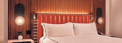 The Godfrey Detroit, Curio Collection By Hilton