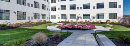 Cambria Hotel Portland Downtown-Old Port