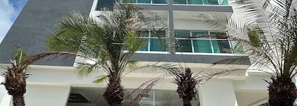 Central Suites Tower