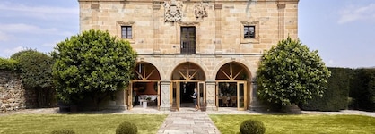 Helguera Palacio Boutique & Antique