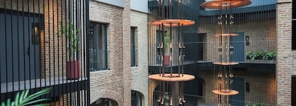Qarvasla Hotel